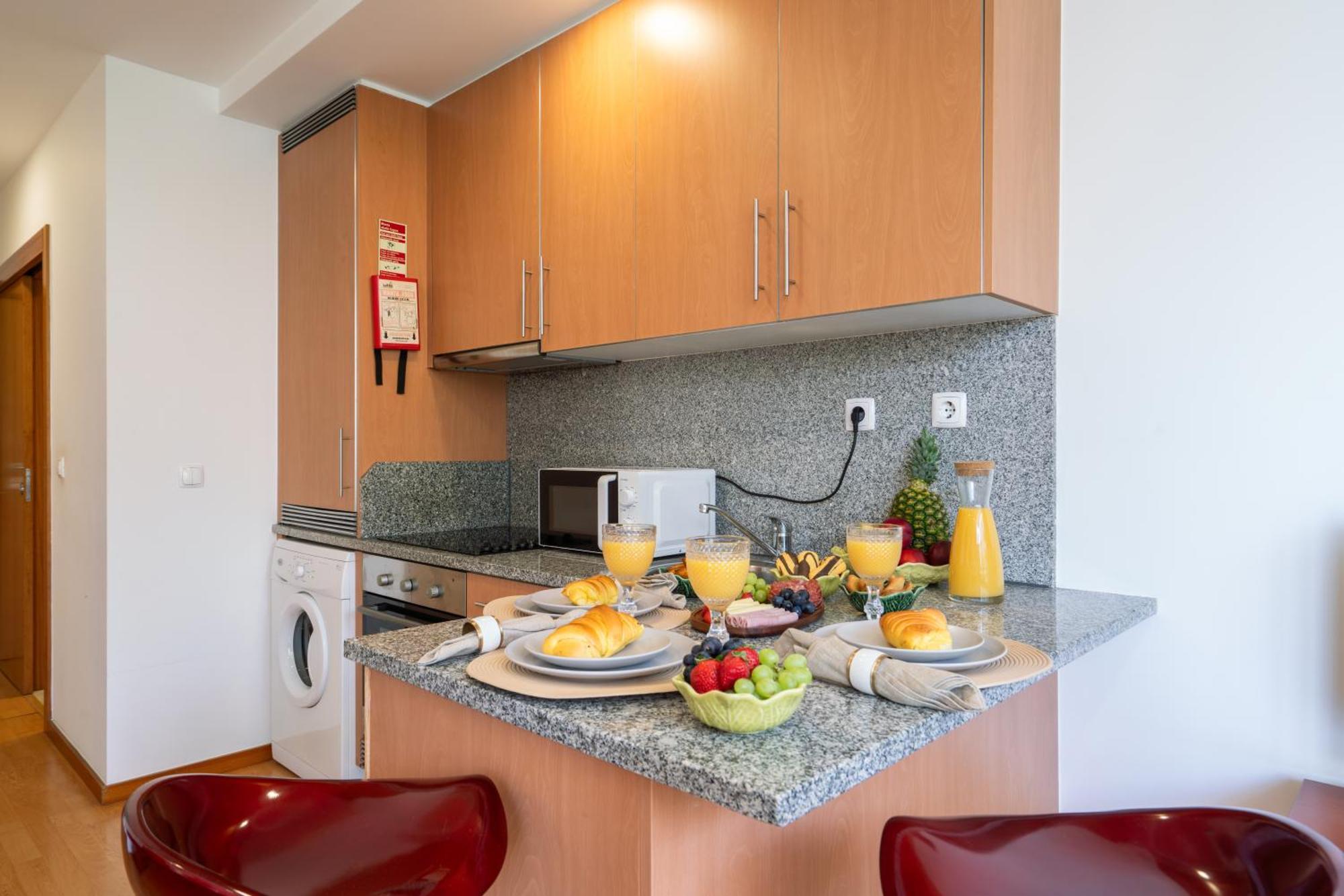 Апартаменты Host Wise - Bright Quiet Flats - Prime Location Порту Экстерьер фото