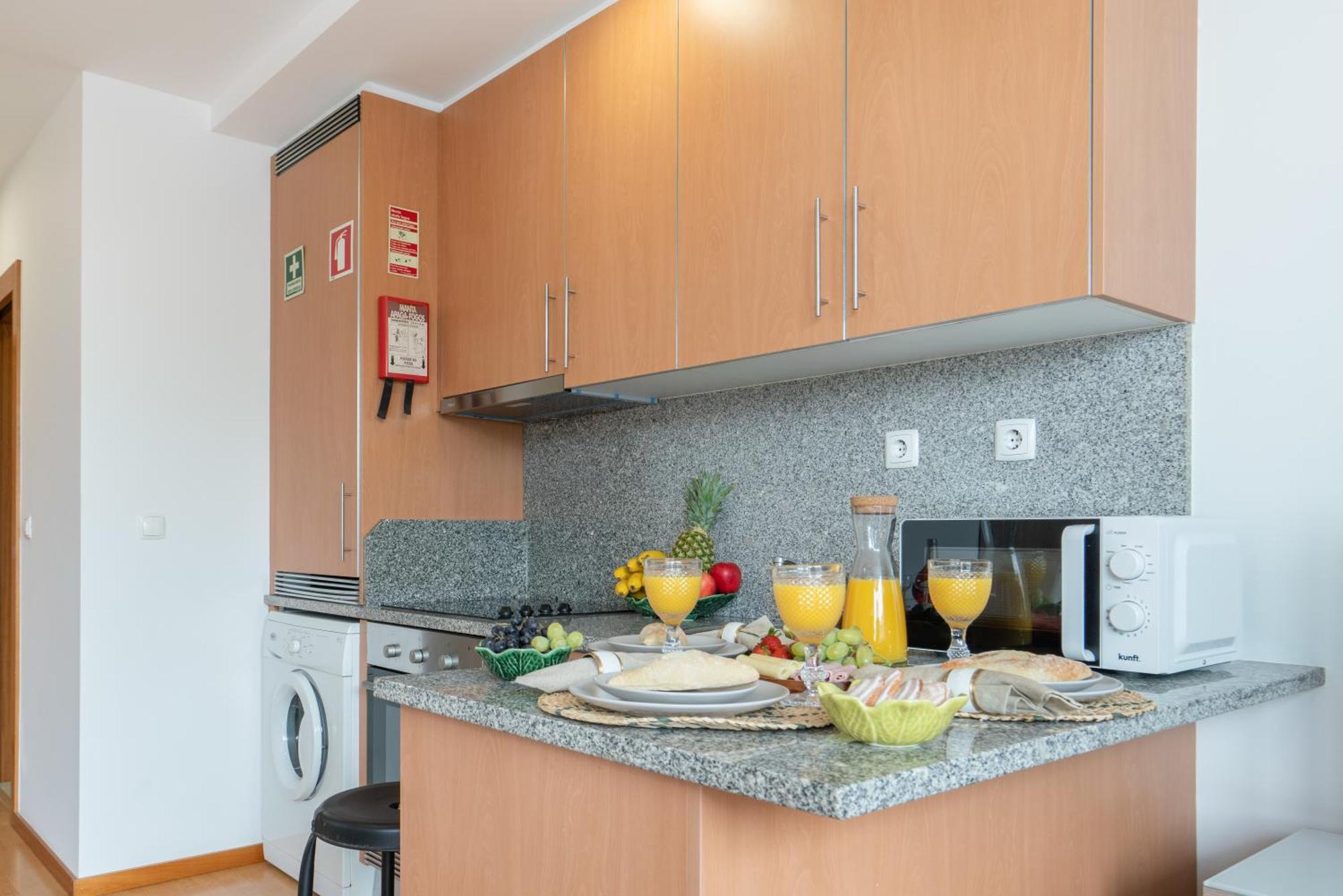 Апартаменты Host Wise - Bright Quiet Flats - Prime Location Порту Экстерьер фото